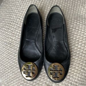 Tory Burch black ballet flats size 6 used in good condition
